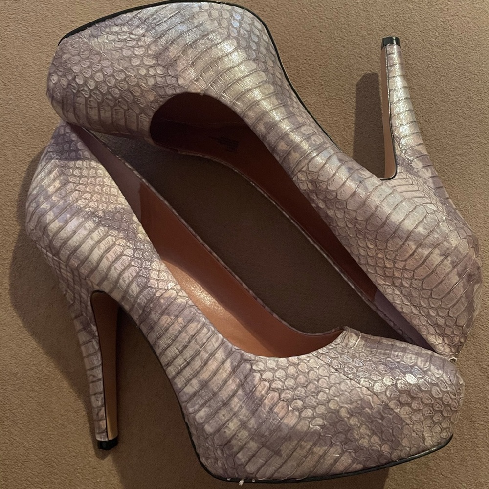 Vince Camuto Korsi pump Size 11